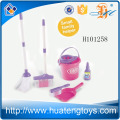 H101258 Les petits enfants pré-scolaires prétendent des outils de nettoyage de maison en plastique à vendre